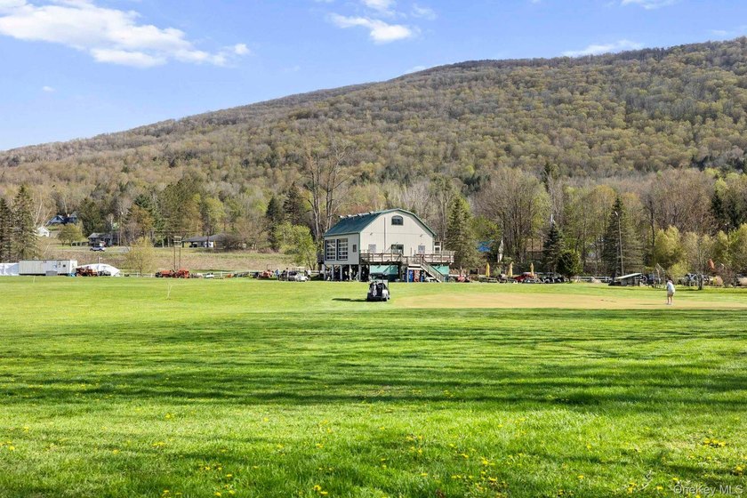A rare opportunity to acquire and reimagine a 23.38-acre - photo 7