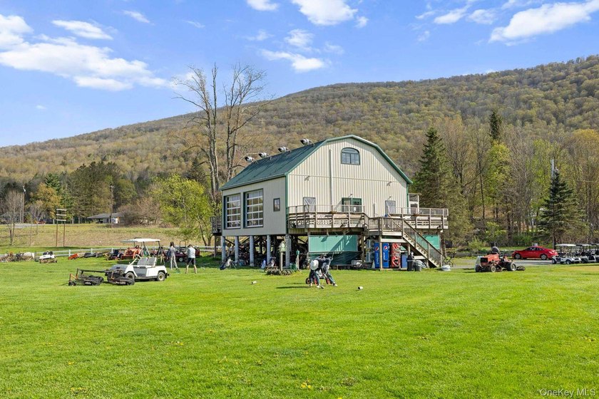 A rare opportunity to acquire and reimagine a 23.38-acre - photo 8