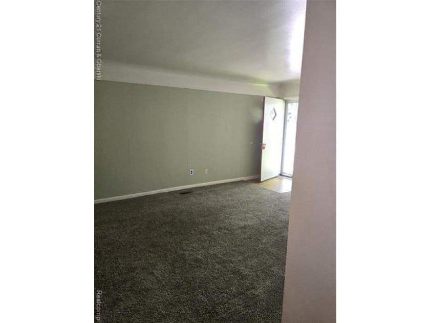 8 unit apartment building, 2 separate buildings with 4 (one) - photo 13