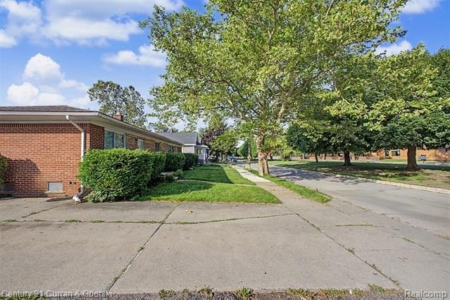 8 unit apartment building, 2 separate buildings with 4 (one) - photo 19