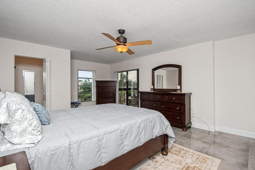 Renovated with timeless style, this beautifully appointed 2 - photo 20