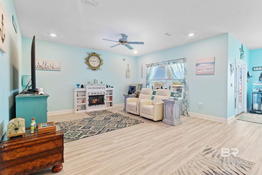 NOW ONLY $429,900!! Price Improvement on Pristine Home in Gulf - photo 8