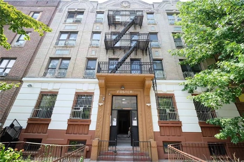 Prime investment opportunity in a highly desirable Brooklyn - photo 3