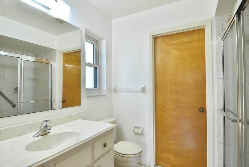 Virtually Staged. Desirable South Venice Home! This thoughtful 3 - photo 6