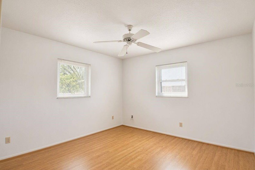 Virtually Staged. Desirable South Venice Home! This thoughtful 3 - photo 7