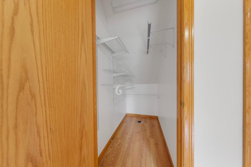 Looking for a move-in-ready end-unit townhome! Look no - photo 9