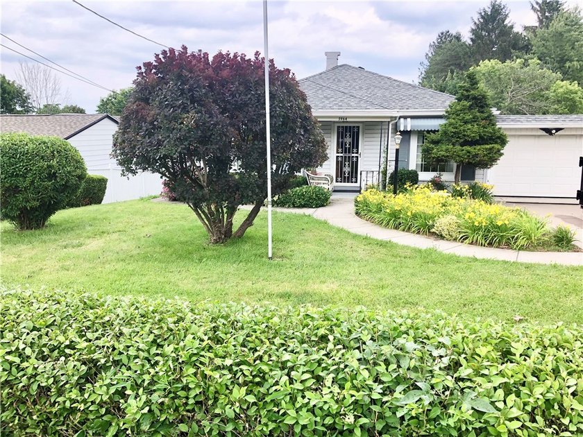 Don't miss this charming 2-bedroom, 1.5-bath ranch offering - photo 2