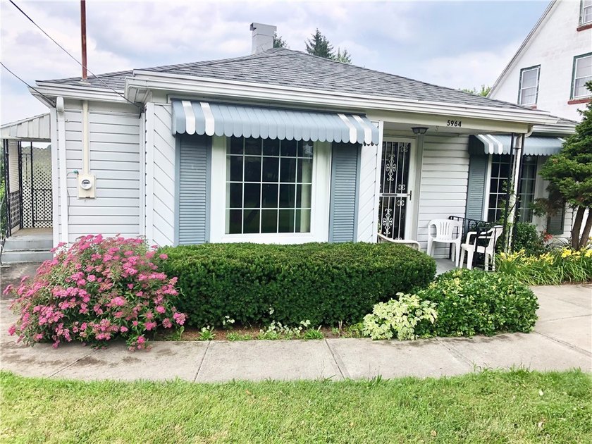 Don't miss this charming 2-bedroom, 1.5-bath ranch offering - photo 4