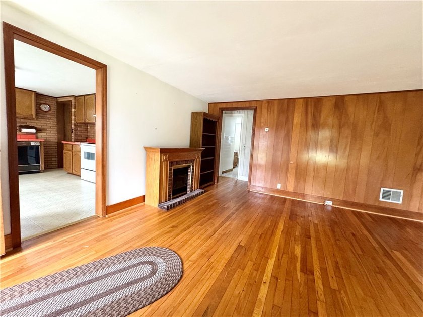 Don't miss this charming 2-bedroom, 1.5-bath ranch offering - photo 7