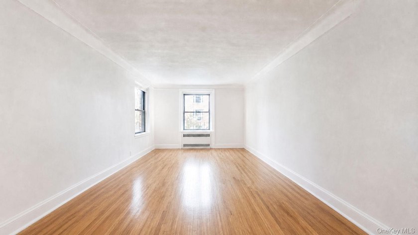 Prime location in the heart of Forest Hills-this move-in ready - photo 9