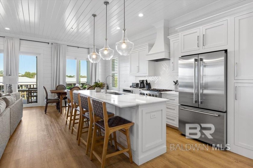 Discover luxury waterfront living in this beautifully appointed - photo 11