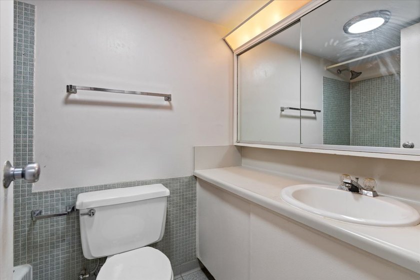 Experience the pinnacle of Mid-Century Modernism at 2400 N - photo 8