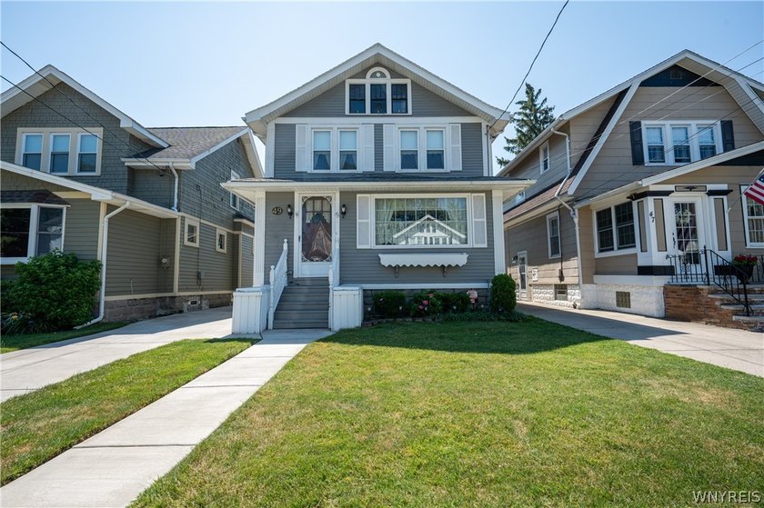 Welcome to 49 Edgewood Ave! Great opportunity to buy this - photo 2