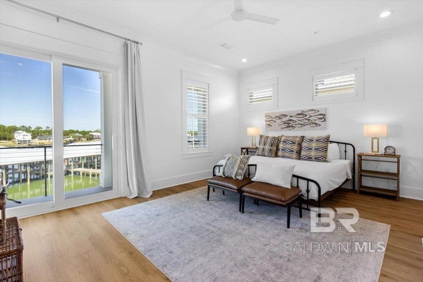 Discover luxury waterfront living in this beautifully appointed - photo 23