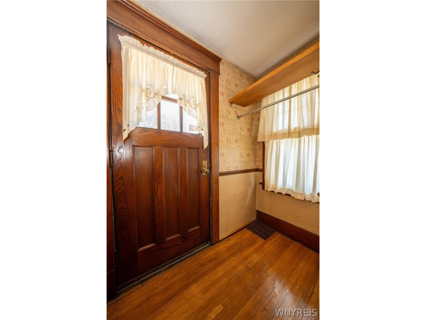 Welcome to 49 Edgewood Ave! Great opportunity to buy this - photo 4