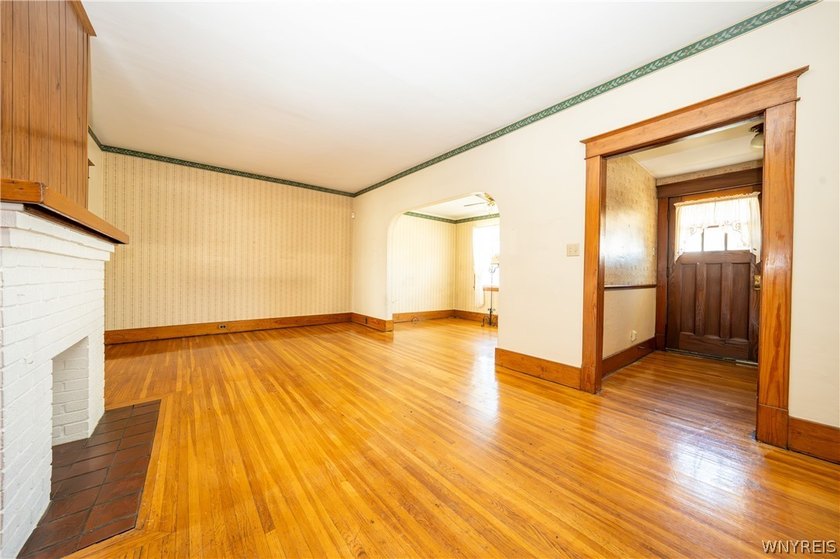 Welcome to 49 Edgewood Ave! Great opportunity to buy this - photo 7