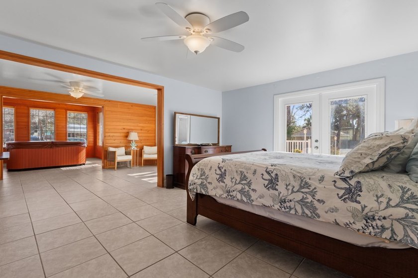 Discover a truly unique home in the heart of Steinhatchee - photo 16