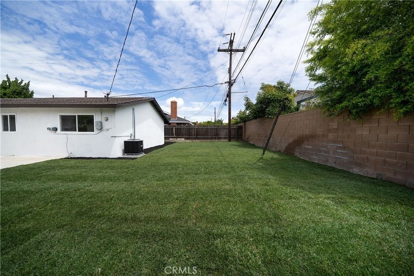 Beautifully renovated single-story home with 3 Bedrooms &amp; 2 Full - photo 16