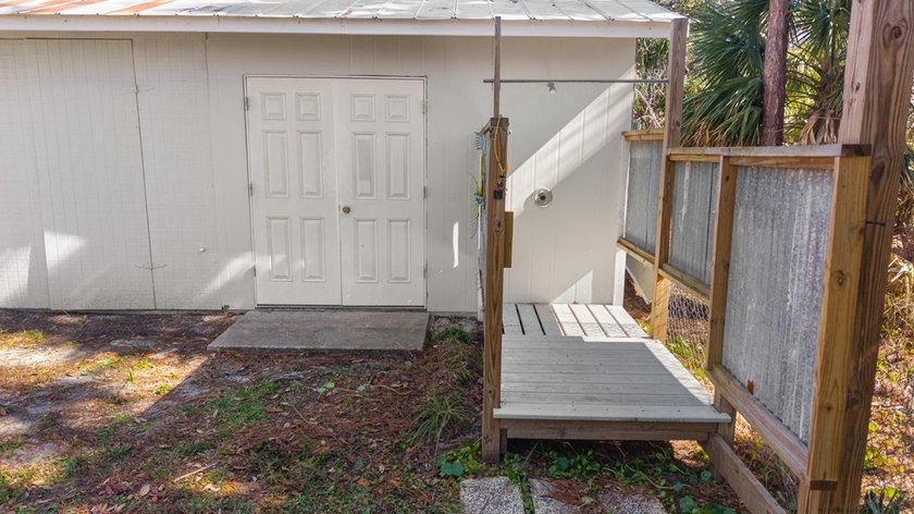 Discover a truly unique home in the heart of Steinhatchee - photo 30
