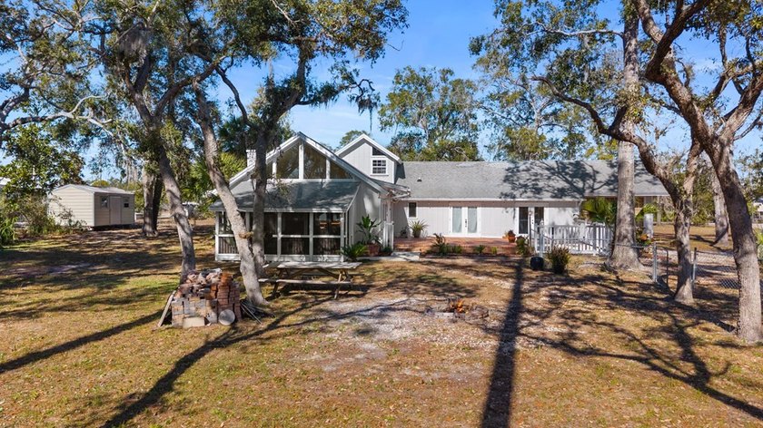 Discover a truly unique home in the heart of Steinhatchee - photo 31