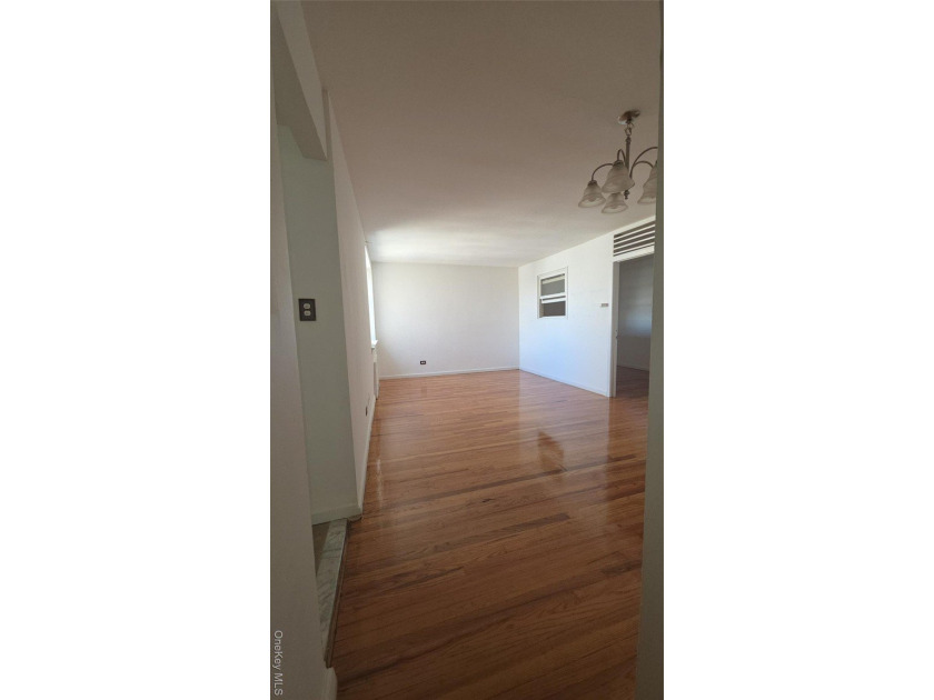 Welcome to this stunning 2 Bed room Co-Op in the Heart of the - photo 11