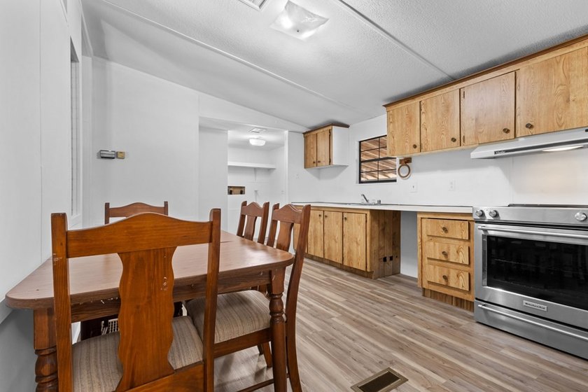 **BEST PRICED DEEP-WATER HOME IN STEINHATCHEE** Escape to the - photo 13