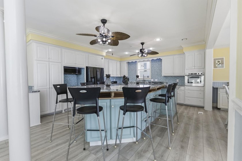 Oceanfront, five-bedroom, six-bathroom, fully remodeled raised - photo 15