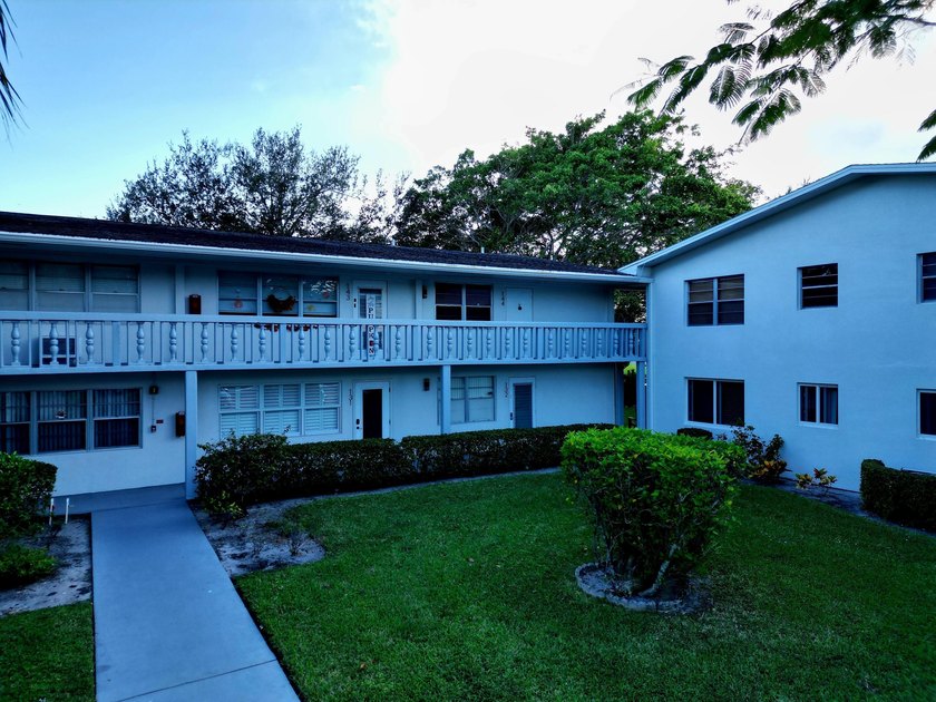 Immaculately kept waterfront condo in the desirable 55+ - photo 16