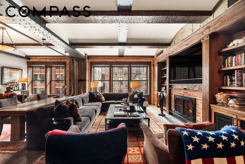 Authentic old New York-style loft completely renovated. This - photo 2