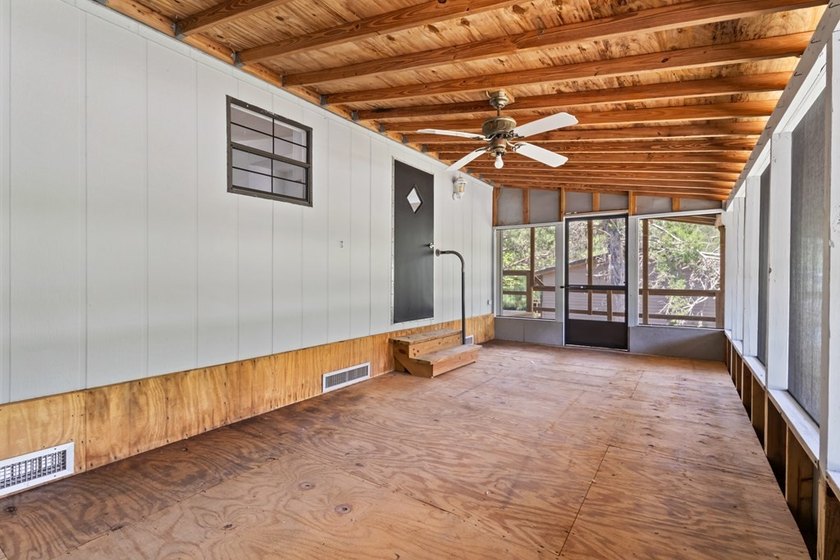 **BEST PRICED DEEP-WATER HOME IN STEINHATCHEE** Escape to the - photo 23