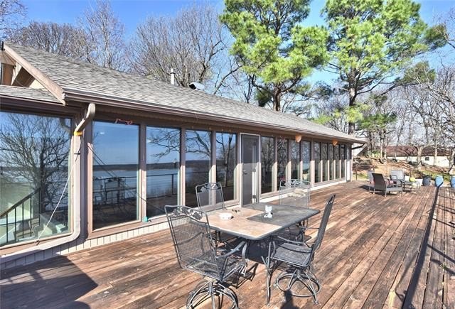 A stunning lake view welcome's you the moment you step inside - photo 24