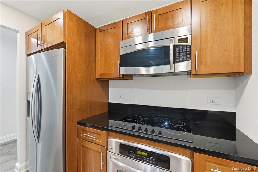 A refined one-bedroom residence at Sweetwater offering - photo 8
