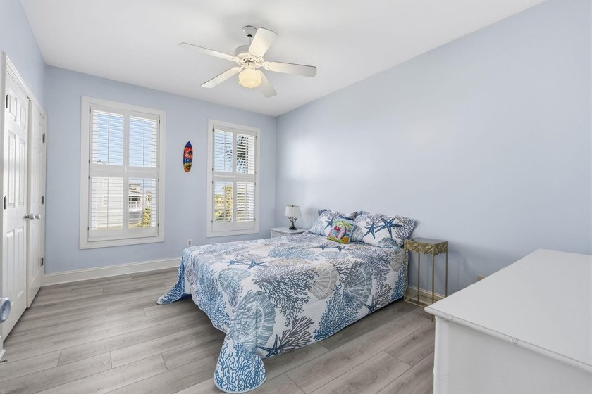 Oceanfront, five-bedroom, six-bathroom, fully remodeled raised - photo 29