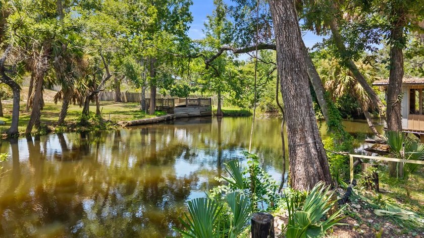 **BEST PRICED DEEP-WATER HOME IN STEINHATCHEE** Escape to the - photo 29