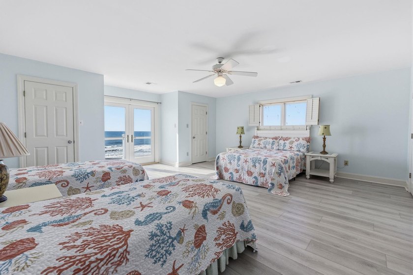 Oceanfront, five-bedroom, six-bathroom, fully remodeled raised - photo 36