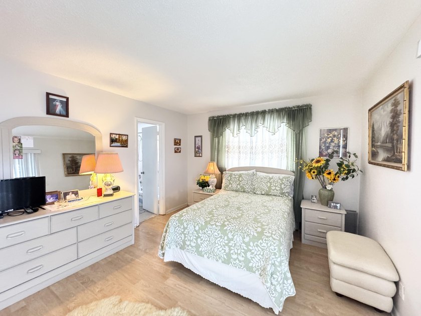 Beautifully Furnished, TURNKEY 1BD/1.5BA Condo on second floor - photo 12