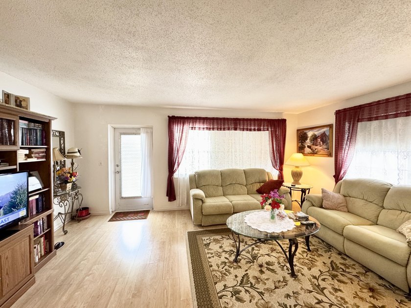 Beautifully Furnished, TURNKEY 1BD/1.5BA Condo on second floor - photo 14