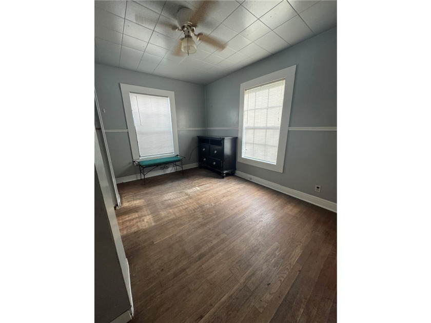 Perfect home for a large family, a rental , or someone that - photo 15