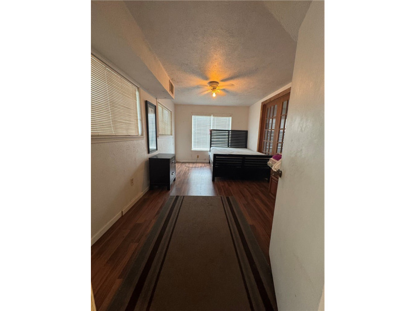 Perfect home for a large family, a rental , or someone that - photo 18