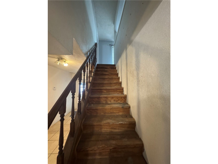 Perfect home for a large family, a rental , or someone that - photo 19