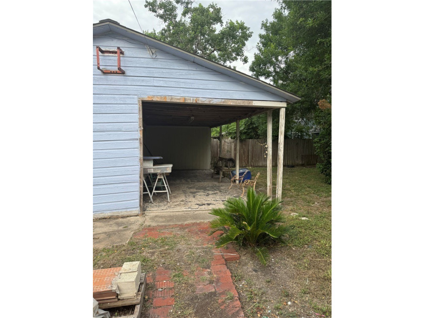 Perfect home for a large family, a rental , or someone that - photo 26
