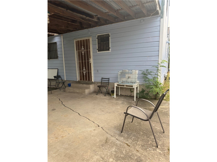 Perfect home for a large family, a rental , or someone that - photo 27