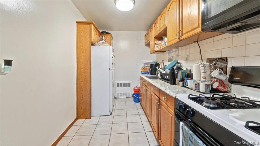 Welcome to Fordham Terrace! This 2 bedroom is conveniently - photo 12