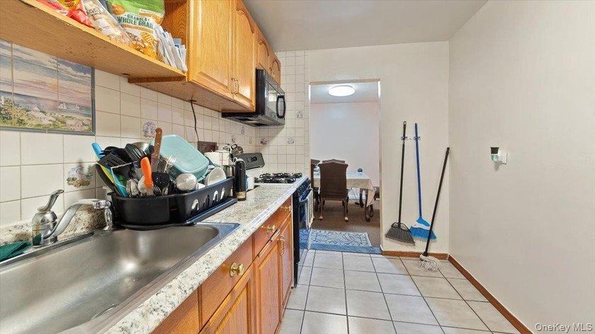 Welcome to Fordham Terrace! This 2 bedroom is conveniently - photo 13