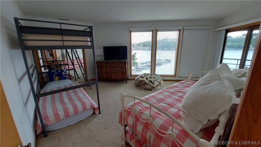 Best value in The Breakers and Seller offering 1 year of HOA - photo 31