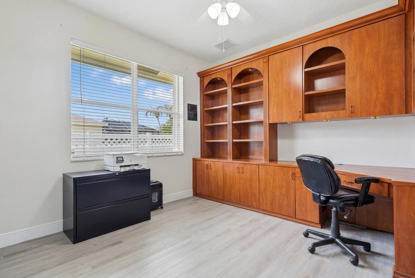 Pool home in the desirable Torino area with no HOA! This - photo 23