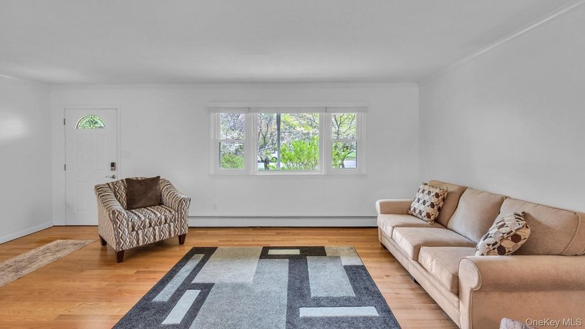 Welcome to this 1.1 acre property on the North Shore, featuring - photo 6