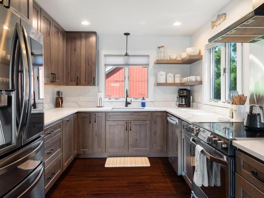 Imagine closing on your dream lake home and simply unpacking - photo 18