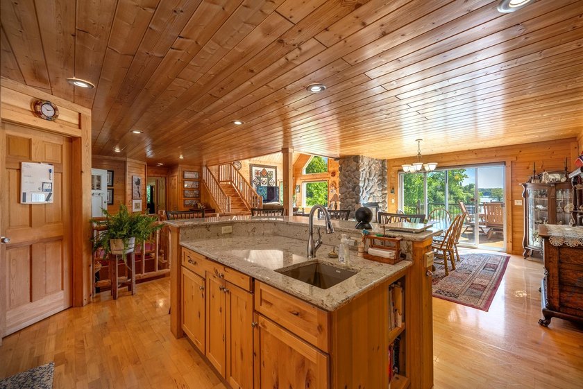 Experience refined Northwoods living in this impressive 4-bed - photo 19