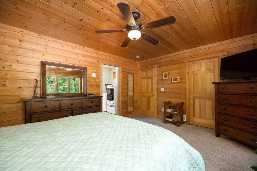 Experience refined Northwoods living in this impressive 4-bed - photo 26